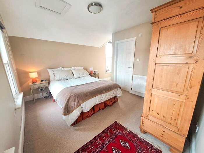 2 Bedroom Apartment To Rent In Pelham Crescent, Pelham Lodge, NG7