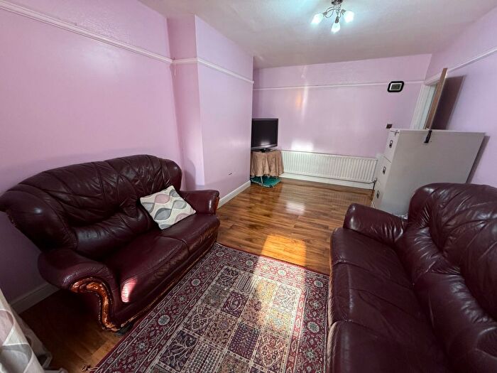 4 Bedroom Semi Detached House To Rent In Harrow, HA2