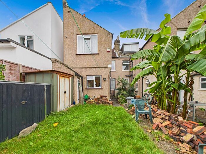 4 Bedroom End Of Terrace House For Sale In London Road, Bromley, Kent, BR1