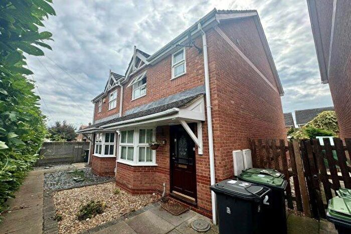 3 Bedroom Semi-Detached House To Rent In Hitchin Street, Biggleswade, SG18