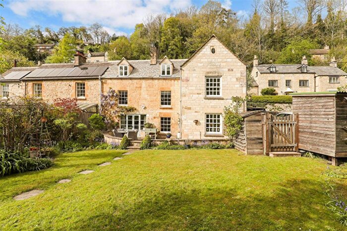 3 Bedroom Semi Detached House For Sale In High Street, Chalford, Stroud, GL6