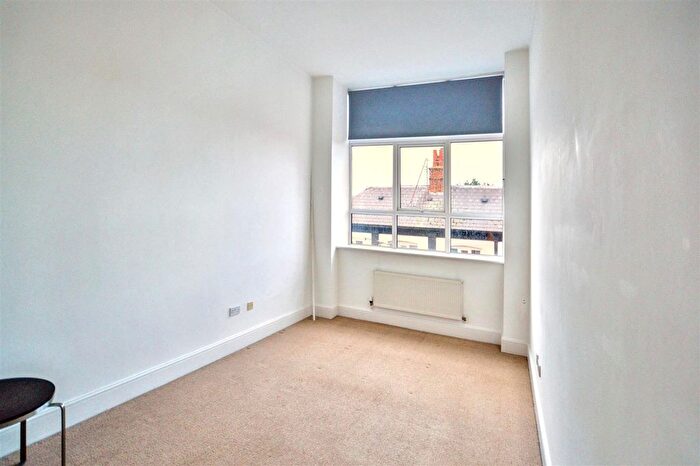1 Bedroom Flat To Rent In Artizan Road, Abington, NN1