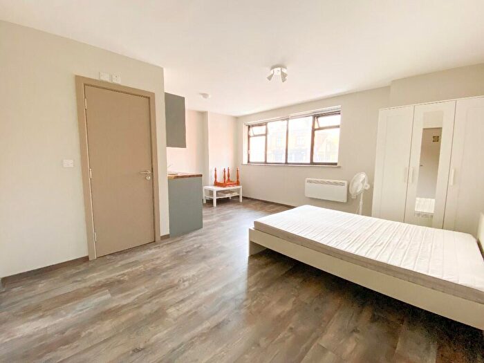 1 Bedroom Flat To Rent In Leverton Way, Waltham Abbey, Essex, EN9