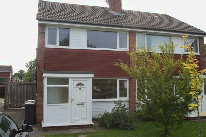 3 Bedroom Semi-Detached House To Rent In Birkdale Drive, Alwoodley, Leeds, LS17