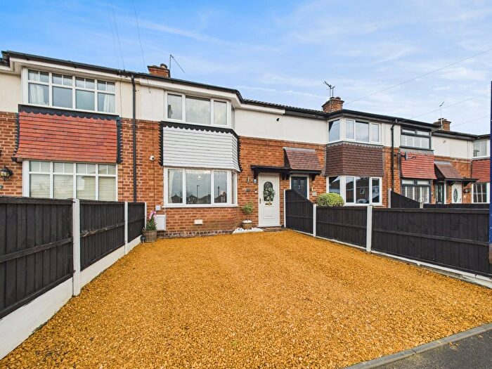 2 Bedroom Terraced House For Sale In Winchester Avenue, Worcester, Worcestershire, WR2