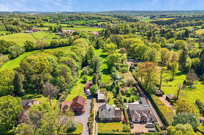 3 Bedroom Bungalow For Sale In Alton Lane, Four Marks, Alton, Hampshire, GU34