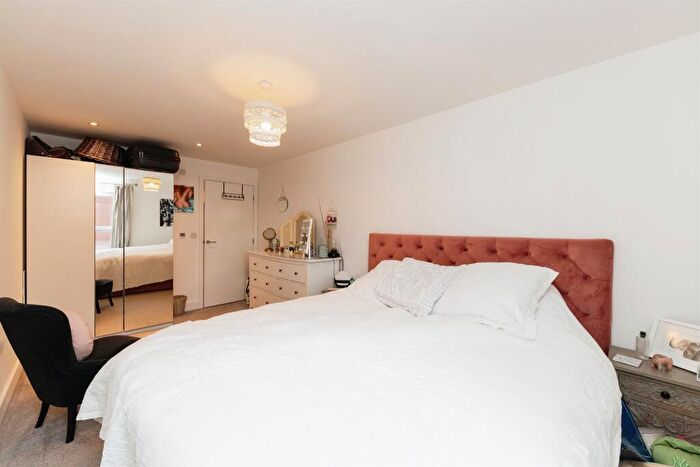 1 Bedroom Flat For Sale In Park Place, Stevenage, SG1