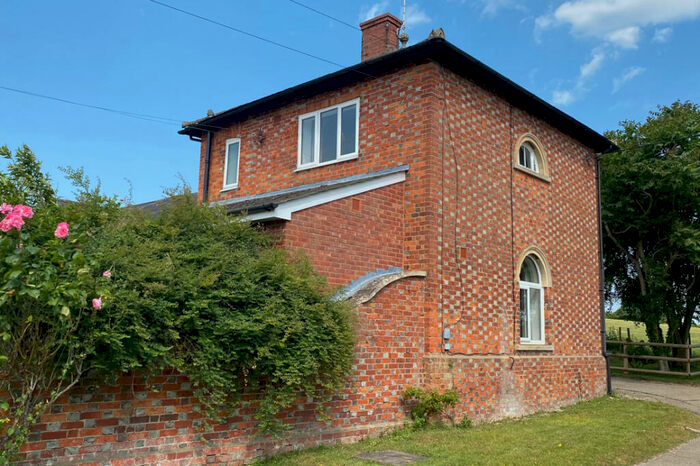 3 Bedroom Detached House To Rent In Highlands Farm Cottages, High Road, Brightwell-cum-Sotwell, OX10