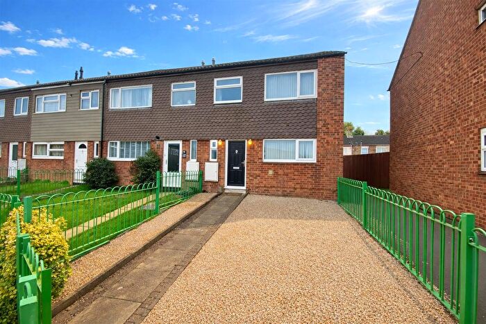 3 Bedroom End Terrace House For Sale In Fellowes Gardens, Peterborough, PE2
