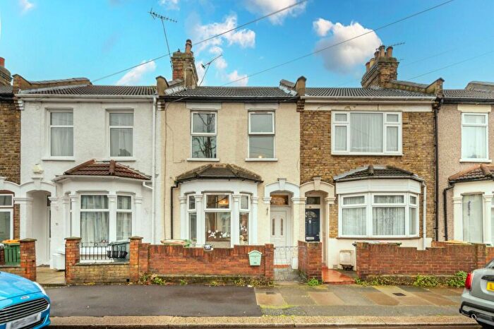3 Bedroom Terraced House For Sale In Harcourt Road, Stratford, London, E15