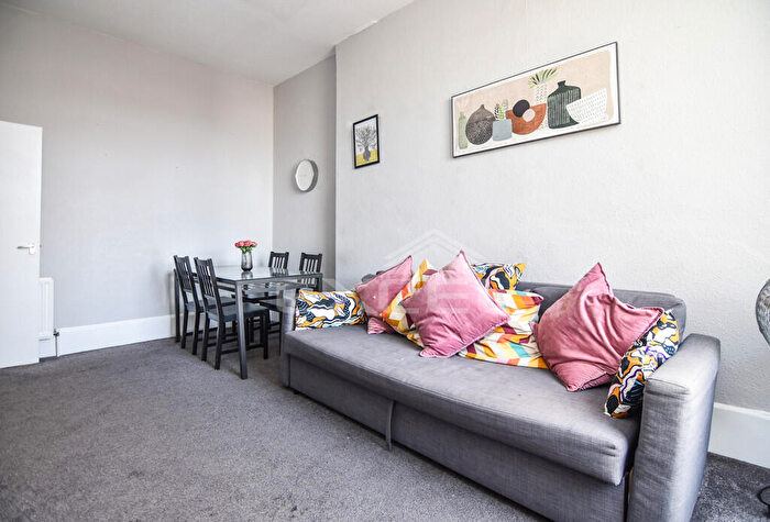 1 Bedroom Apartment To Rent In Grange Rd, Willesden Green, London, NW10