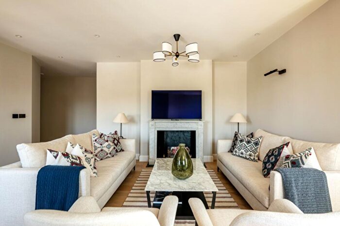 4 Bedroom Apartment To Rent In Grove Court, SW10