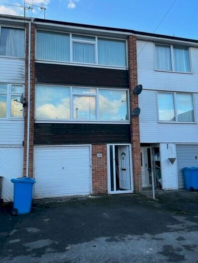 3 Bedroom Terraced House To Rent In Knowles Avenue, Hull, HU6