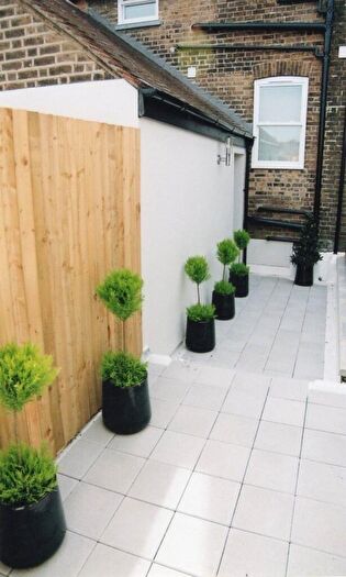 1 Bedroom Flat To Rent In Thaxton Place, E4
