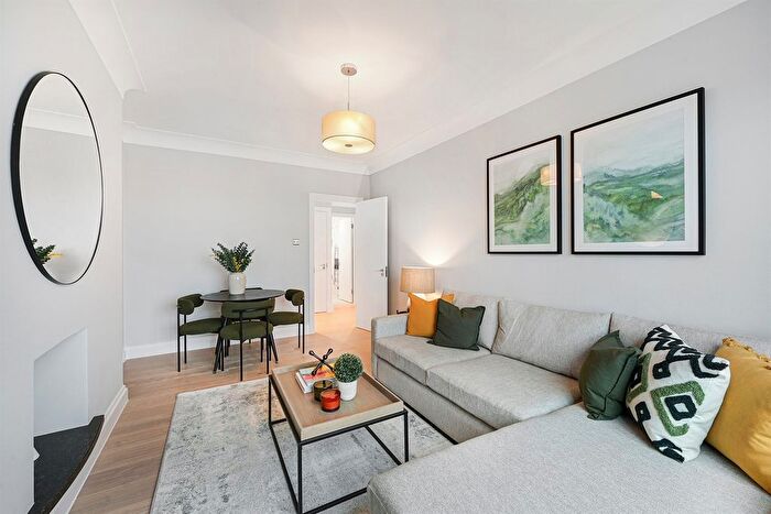 2 Bedroom Flat To Rent In Flat Stafford Court, - Kensington High Street, London, W8