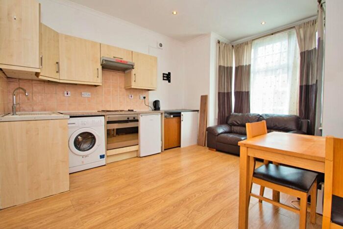 1 Bedroom Flat To Rent In Headstone Road, Harrow, HA1