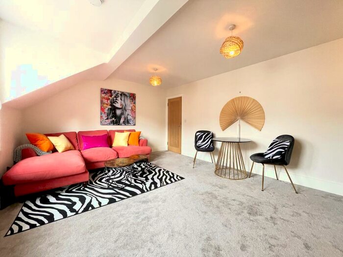 1 Bedroom Flat To Rent In East Street, Bromley, BR1