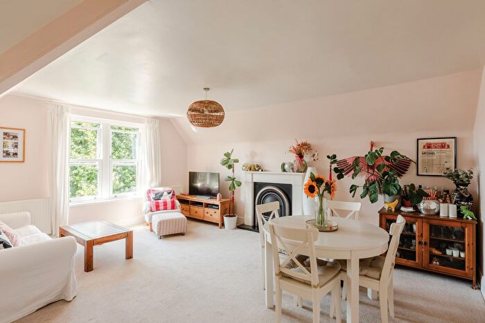 2 Bedroom Flat For Sale In Redland Road, Bristol, BS6