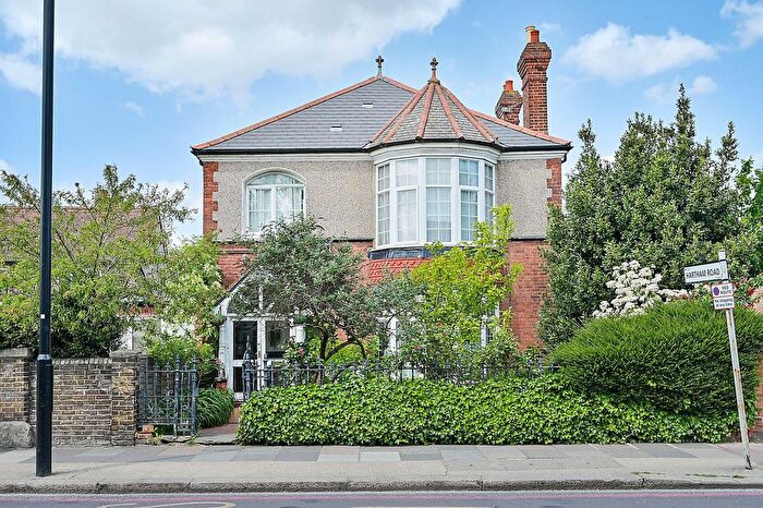 2 Bedroom Flat For Sale In London Road, Isleworth, TW7