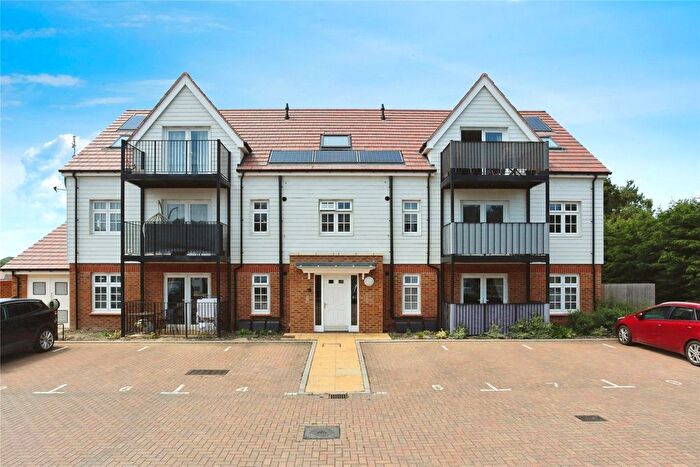 1 Bedroom Flat For Sale In Rother Drive, Tenterden, Kent, TN30