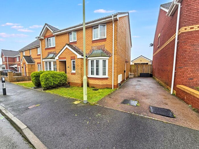 4 Bedroom Detached House For Sale In Wild Field, Bridgend, CF31