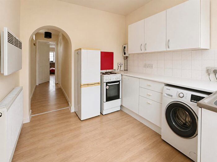 Studio To Rent In Ellesmere Avenue, Mill Hill, NW7
