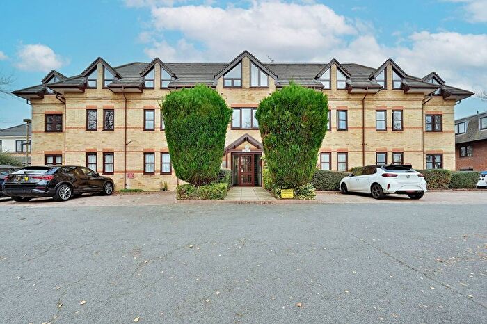 2 Bedroom Flat To Rent In The Gables, Watford, WD25