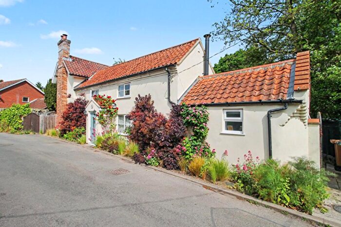 3 Bedroom Detached House For Sale In Beautifully Restored Detached Country Cottage In Corpusty, NR11