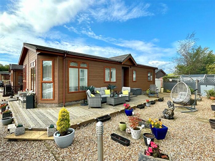 2 Bedroom Mobile Home For Sale In Nether Kellet, Carnforth, Lancashire, LA6