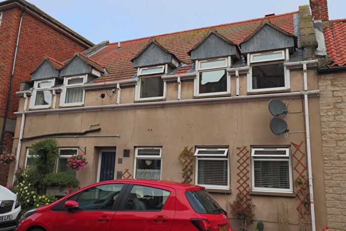 2 Bedroom Flat For Sale In Queen Street, Filey, YO14