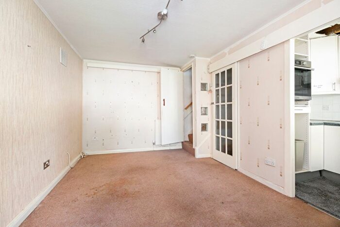 1 Bedroom End Of Terrace House For Sale In Chesser Loan, Edinburgh, EH14