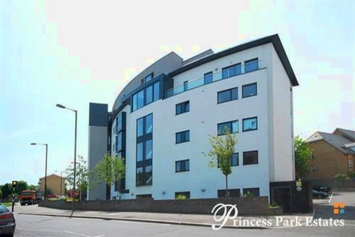 2 Bedroom Flat To Rent In Friern Barnet Road, London, N11