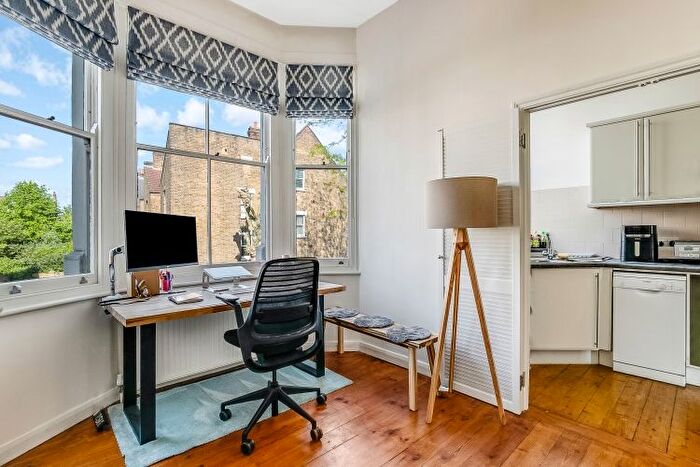 1 Bedroom Flat To Rent In Callcott Road, London, NW6