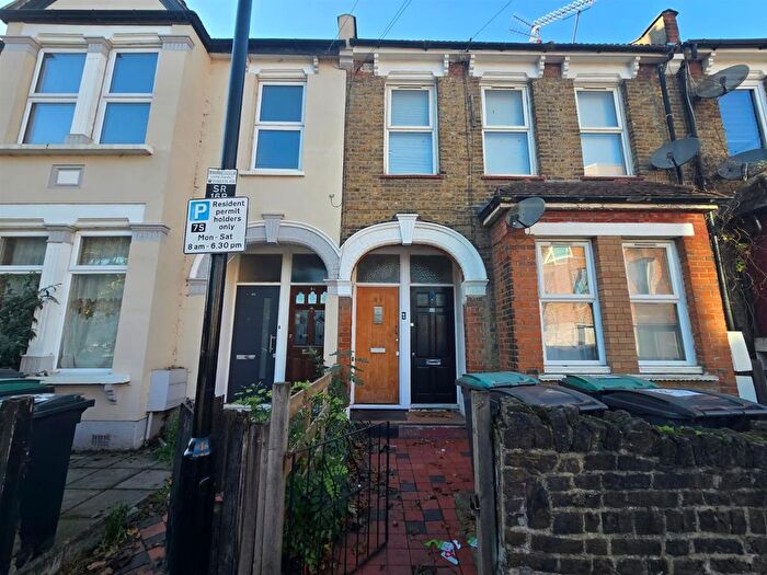 3 Bedroom Flat To Rent In Stamford Road, London, N15
