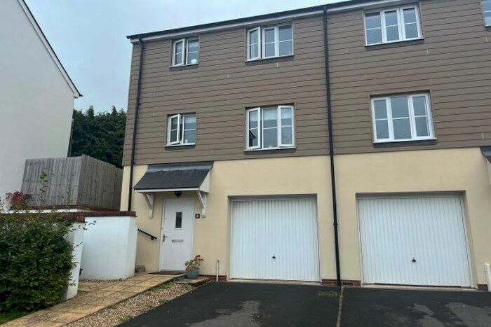 3 Bedroom Property To Rent In Kingsteignton, Newton Abbot, TQ12