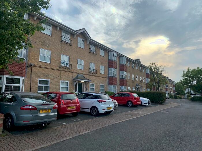 1 Bedroom Flat To Rent In Wayletts, Leigh-On-Sea, SS9