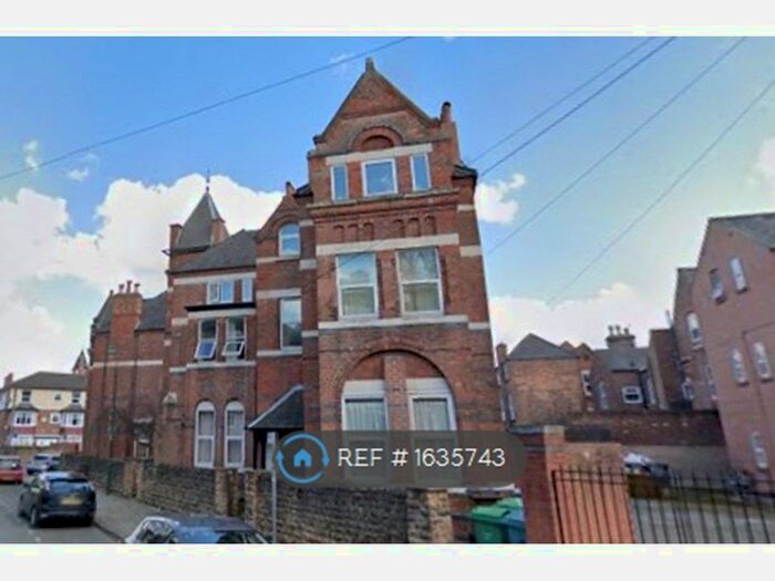 10 Bedroom Semi-Detached House To Rent In Gedling Grove, Nottingham, NG7