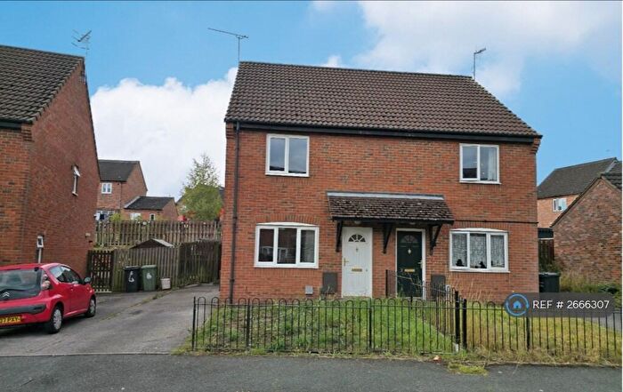 2 Bedroom Semi-Detached House To Rent In Oak Tree Close, Arkwright Town, Chesterfield, S44