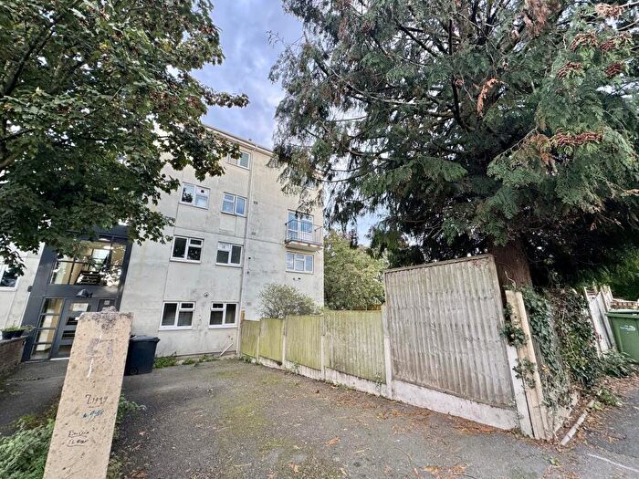 3 Bedroom Maisonette To Rent In Devon Close, Macclesfield, SK10