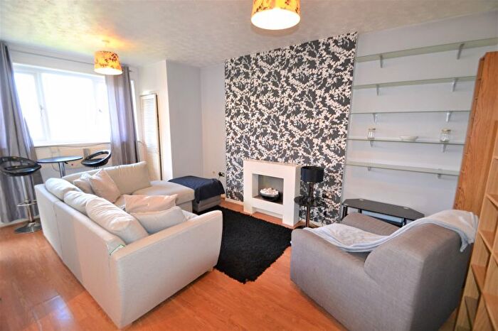 2 Bedroom Flat To Rent In Asgard Drive, Salford, M5