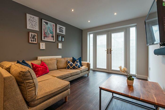 7 Bedroom Terraced House To Rent In Donald Street, Cardiff, CF24