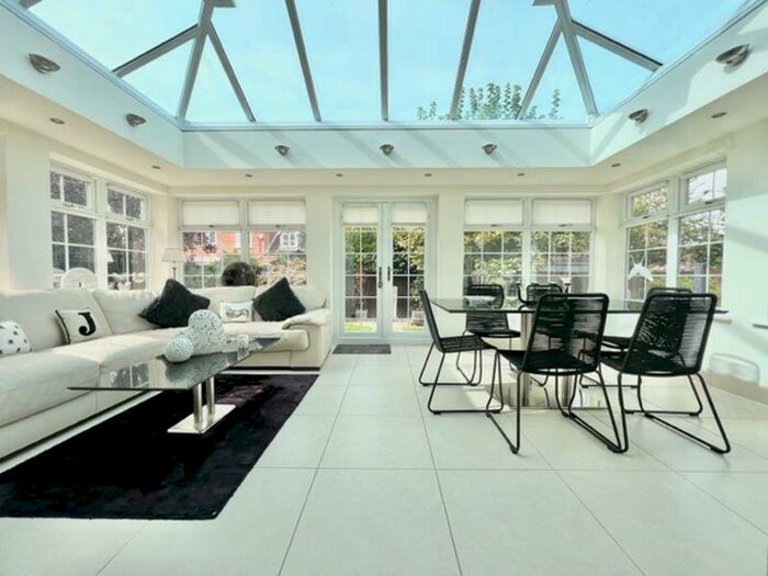 5 Bedroom Detached House For Sale In Park Lane, Cleethorpes, DN35