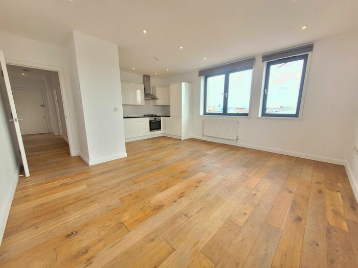 2 Bedroom Flat To Rent In Myrdale Lodge, Edgware Road, London, NW2
