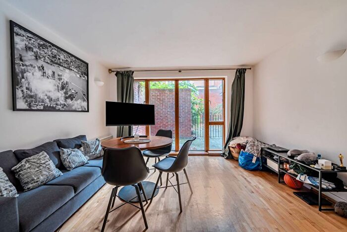 2 Bedroom Flat To Rent In Tufton Street, Westminster, London, SW1P