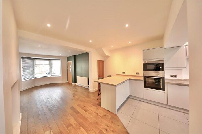2 Bedroom Terraced House For Sale In Roslyn Road, Hull, HU3