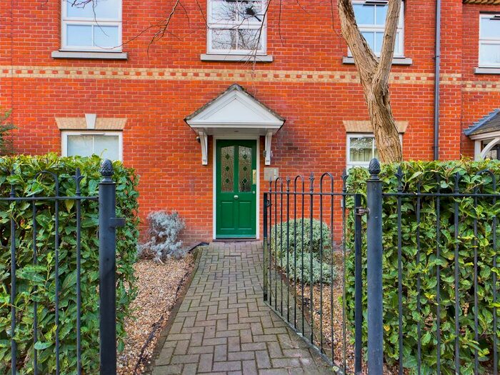 2 Bedroom Flat To Rent In Victoria Mews, St. Judes Road, Englefield Green, Egham, TW20