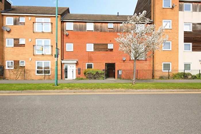 1 Bedroom Flat For Sale In Clayburn Road, Hampton Centre, Peterborough, PE7