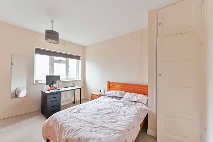 2 Bedroom Flat For Sale In Wyvil Road, , Nine Elms, London, SW8