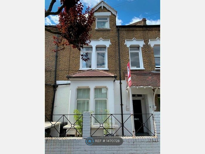 2 Bedroom Flat To Rent In Dempster Road, London, SW18