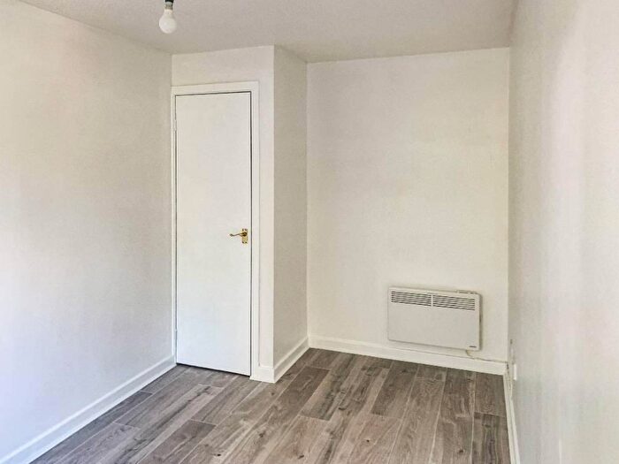 1 Bedroom Flat For Sale In Imberwood Close, Warminster, BA12